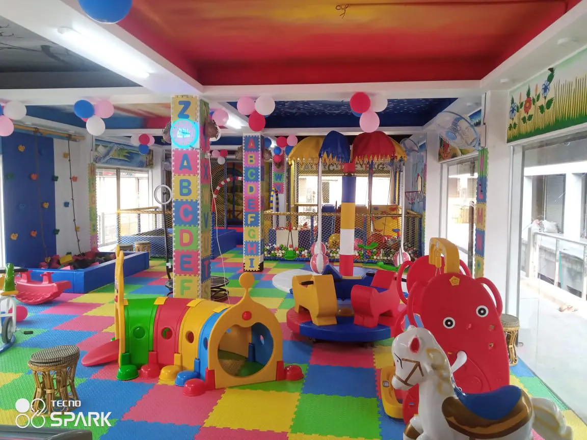 Kids playing at BabyLand indoor playground